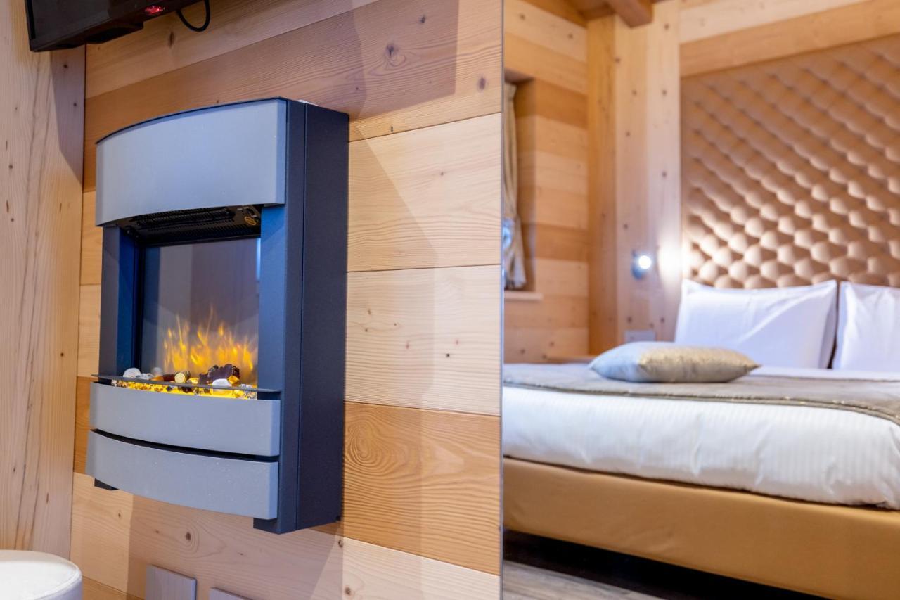 Chalet Imbosc'Che - 5 Beautiful Rooms In Charming B&B Livigno Exterior foto